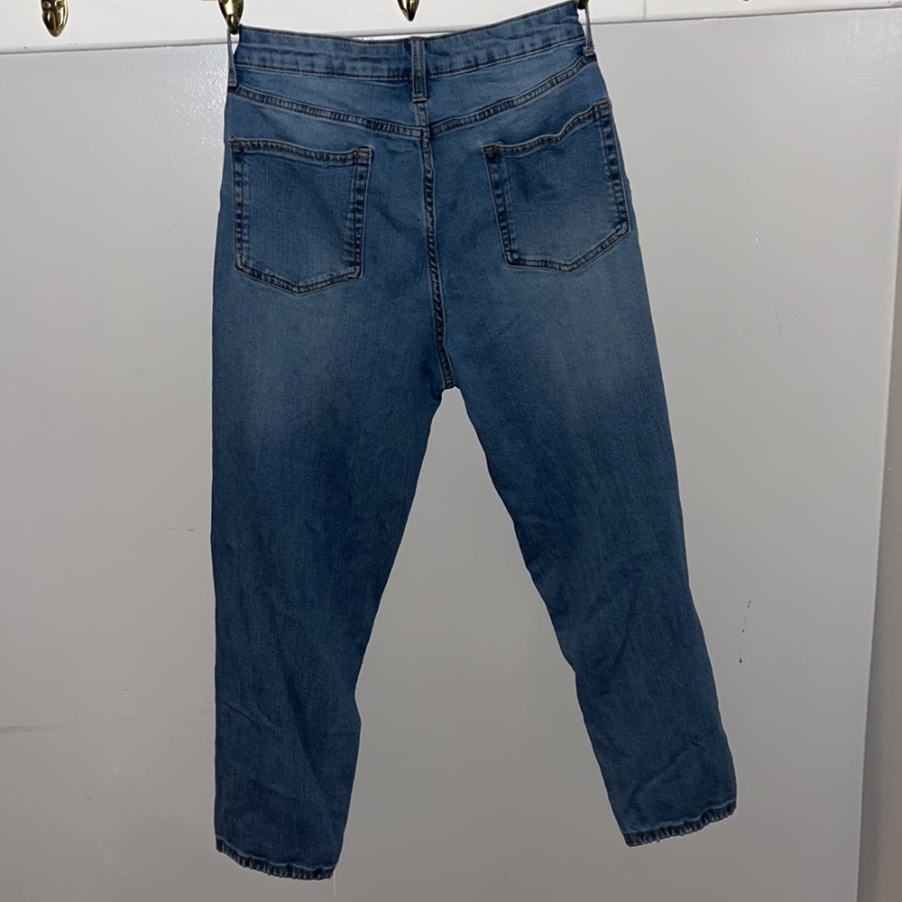 High Rise Mom Jeans - Picture 2 of 3